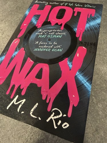 Hot wax rio signed - m, l